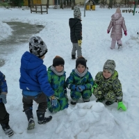 Hrátky ve sněhu- děti ze III. třídy