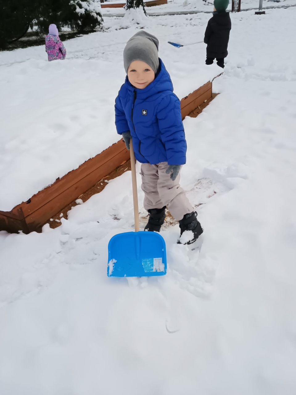 Hrátky se sněhem a krmení ptáčků - I.třída 