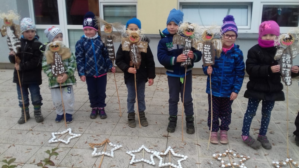 Výtvarníci vyráběli ozdoby na hlučínský adventní věnec