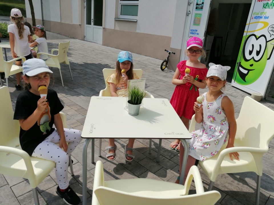 Na zmrzlině- děti ze IV. třídy